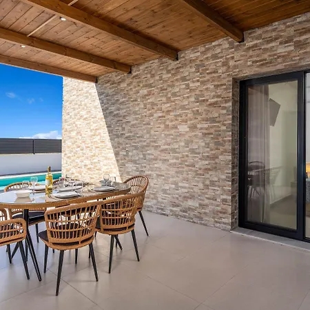 Salty Sun 7 * Kremastí