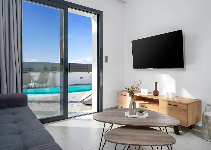 Salty Sun 7 Villa